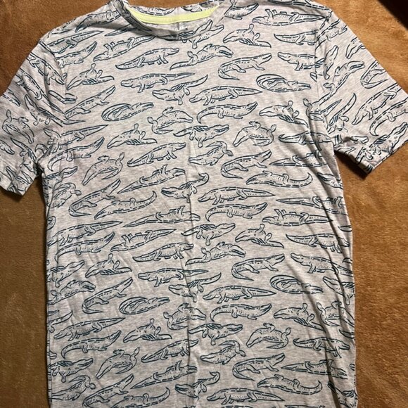 Old Navy Boys XXL (18) Crocodile Gray Green Crew Neck Short Sleeve Shirt (O) - Picture 1 of 4